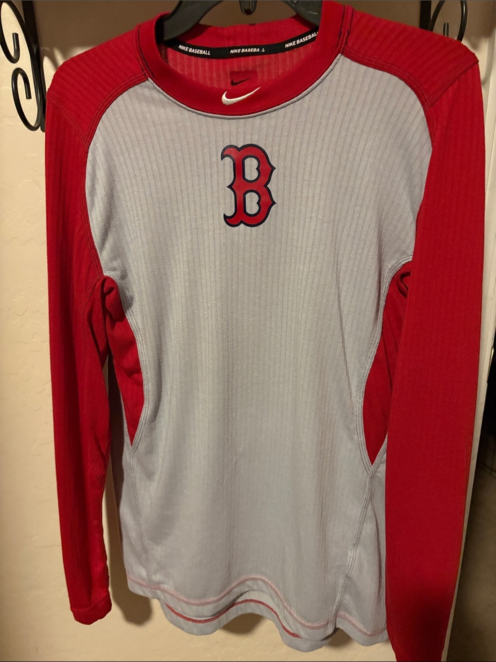 Nike Boston Red Sox Baseball Dri-fit Medium long sleeve shirt